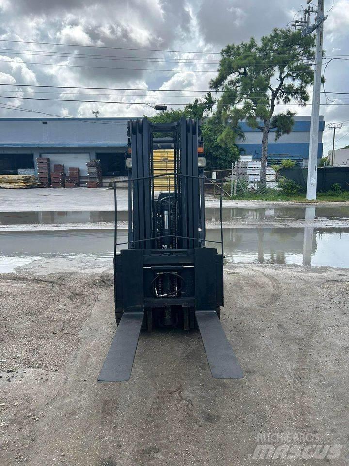 TCM FCG30T7T 集裝箱车