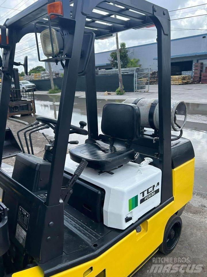 TCM FCG30T7T 集裝箱车