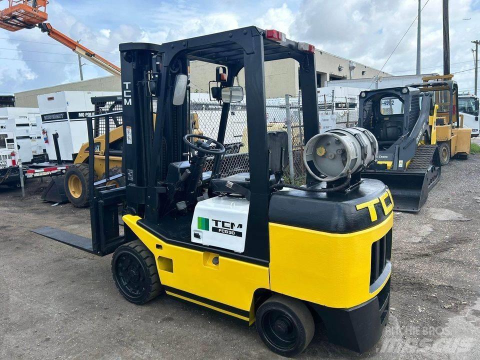 TCM FCG30T7T 集裝箱车