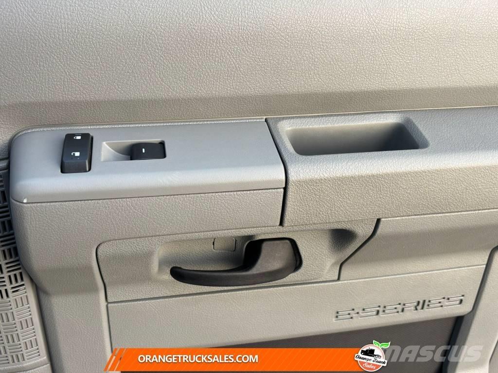 Ford E 350 厢式货车