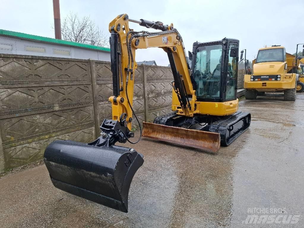CAT 305 E2 小型挖掘机