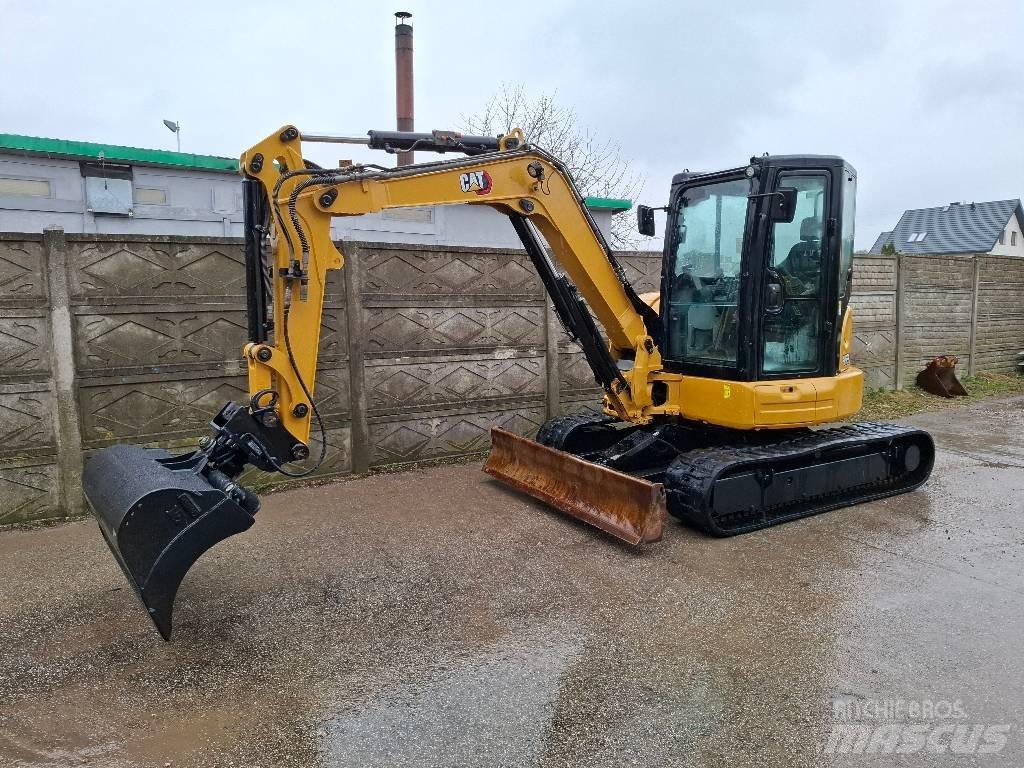 CAT 305 E2 小型挖掘机