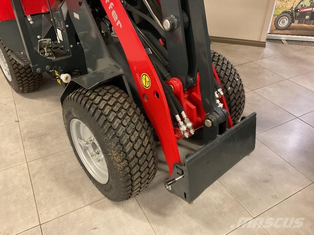 Schäffer 1622 FE 多功能装载机