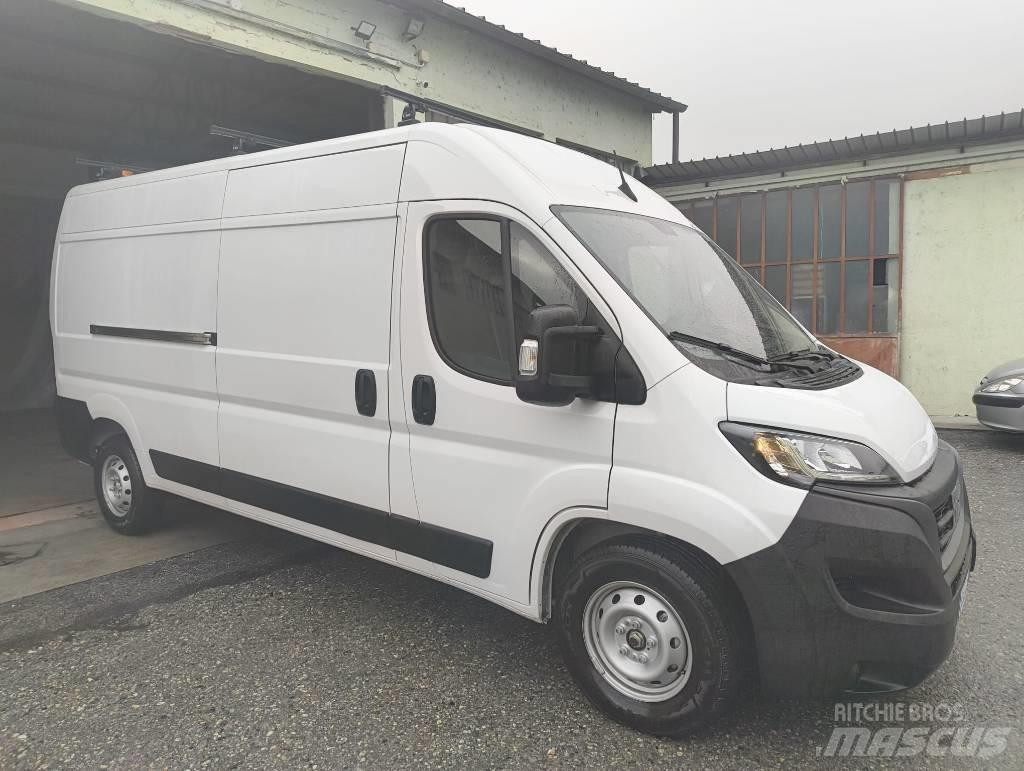 Fiat Ducato 大型面包车