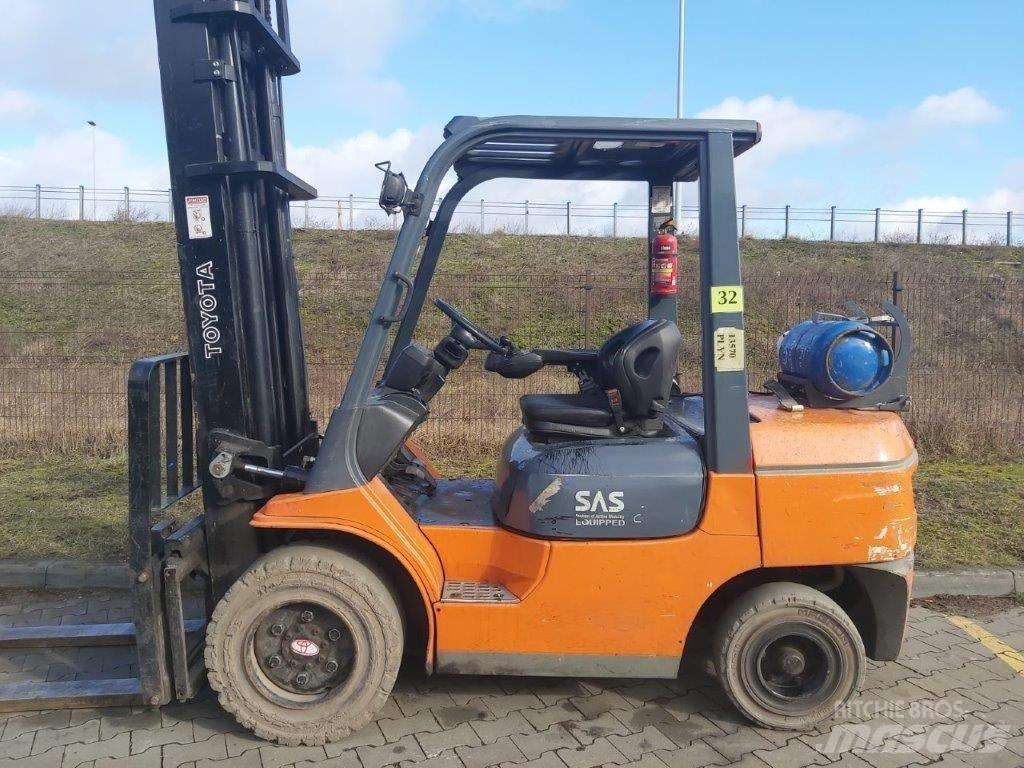 Toyota 7FG35 天然气叉车