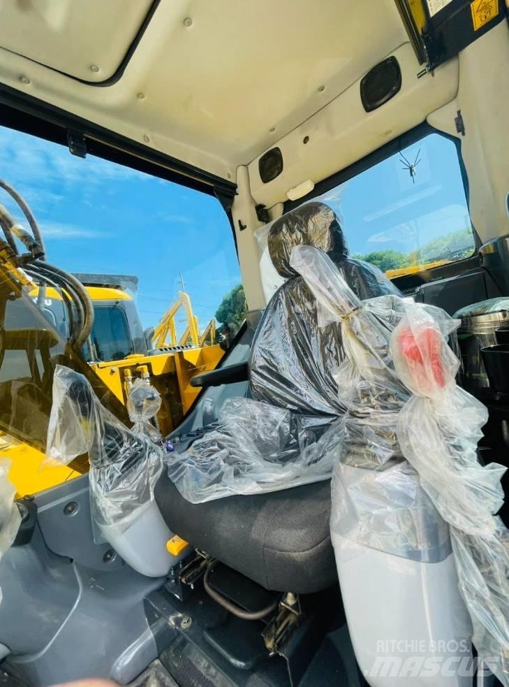 Komatsu PC 138 US 履带挖掘机