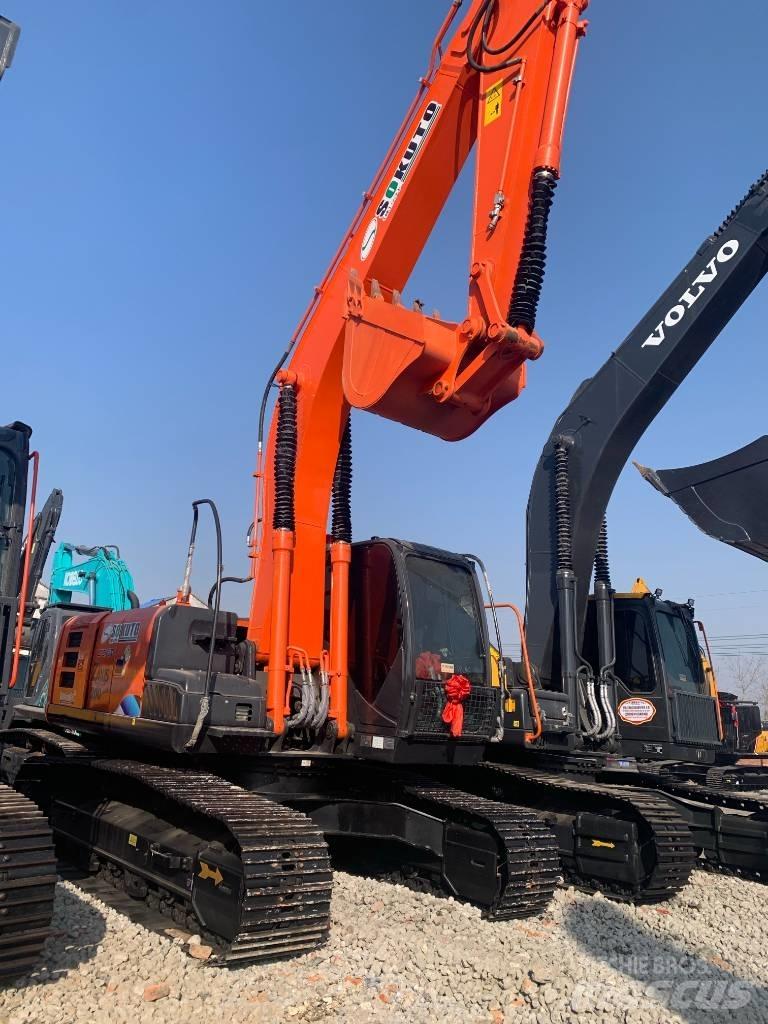 Hitachi ZX 200 履带挖掘机