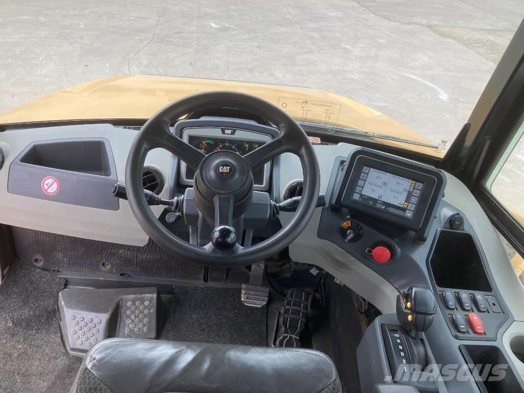 CAT 745 铰接式自卸车