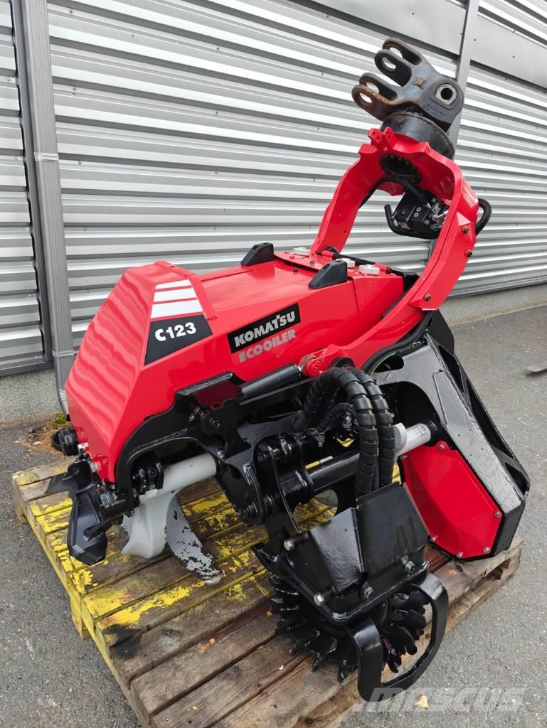 Komatsu C 123 收割机机箱