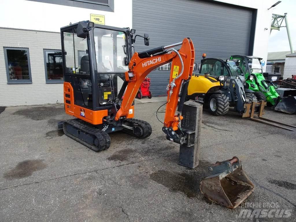 Hitachi ZX19-6CR 小型挖掘机