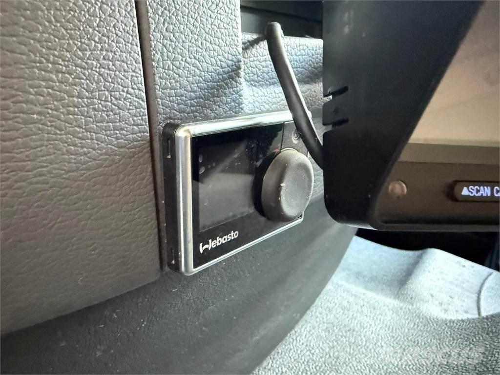 Volvo FE320 4X2 厢式货车