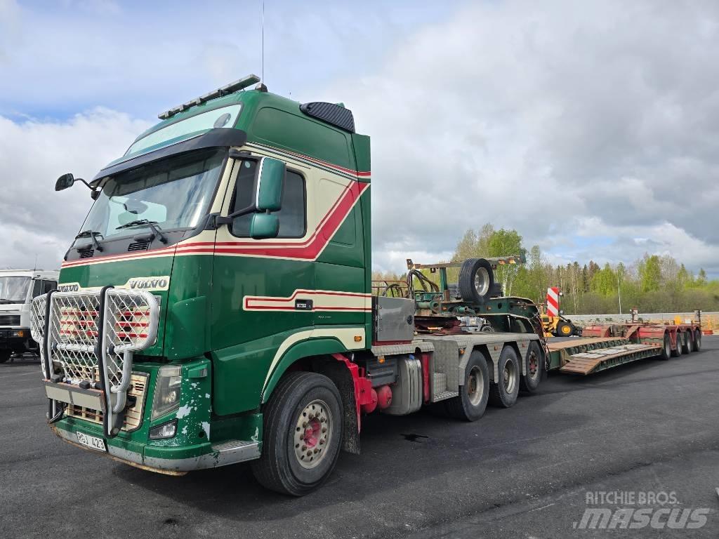 Volvo FH 16 700 8x4 牵引车