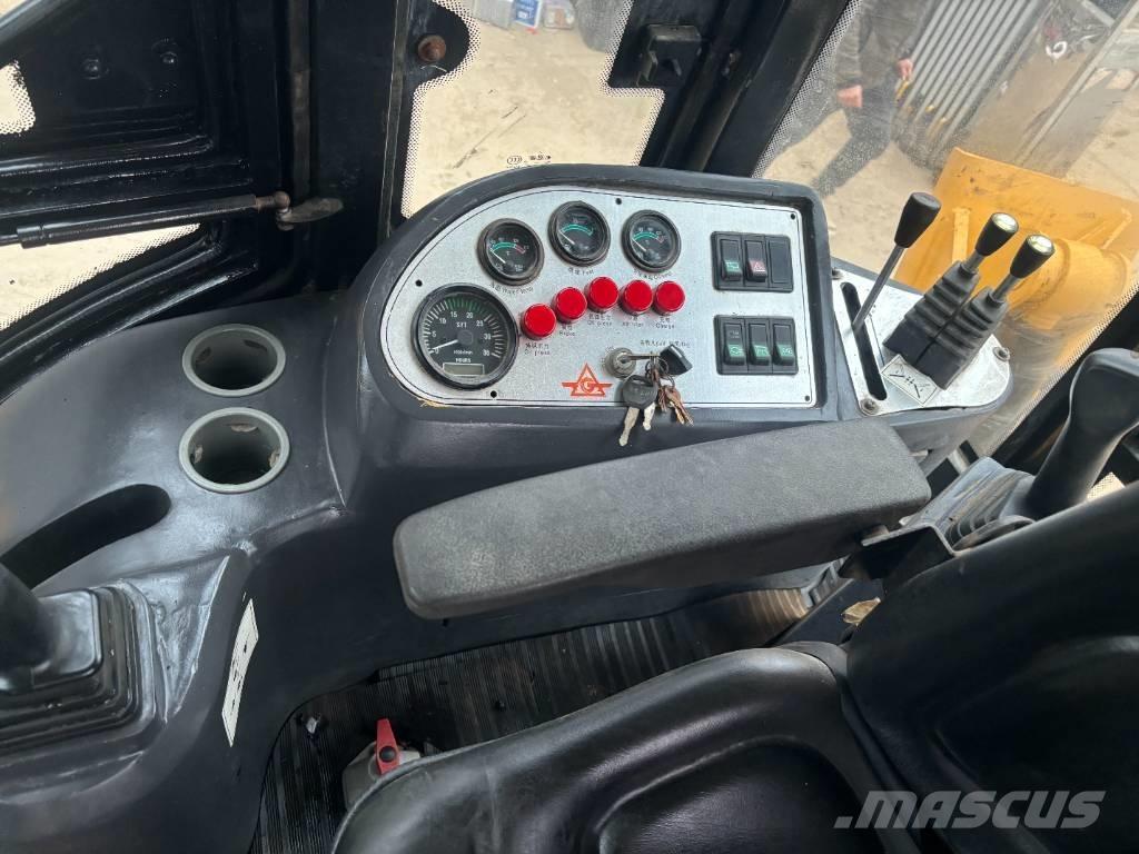 CAT 420 F 反铲装载机