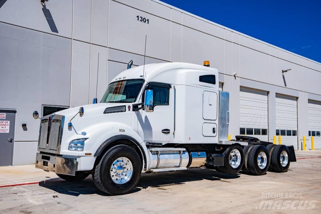 Kenworth T 880 牵引车