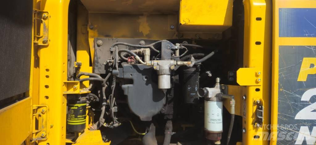 Komatsu PC240NLC-11 履带挖掘机