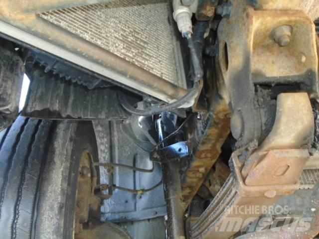 Hino 195 大型面包车
