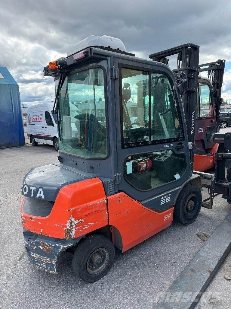 Toyota 02-8FDF25 柴油叉车