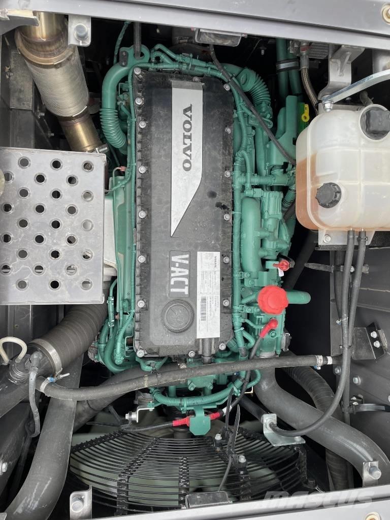 Volvo EC250E 履带挖掘机
