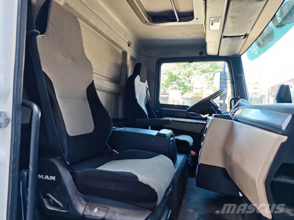 MAN TGL 8.220 4x2 平板车