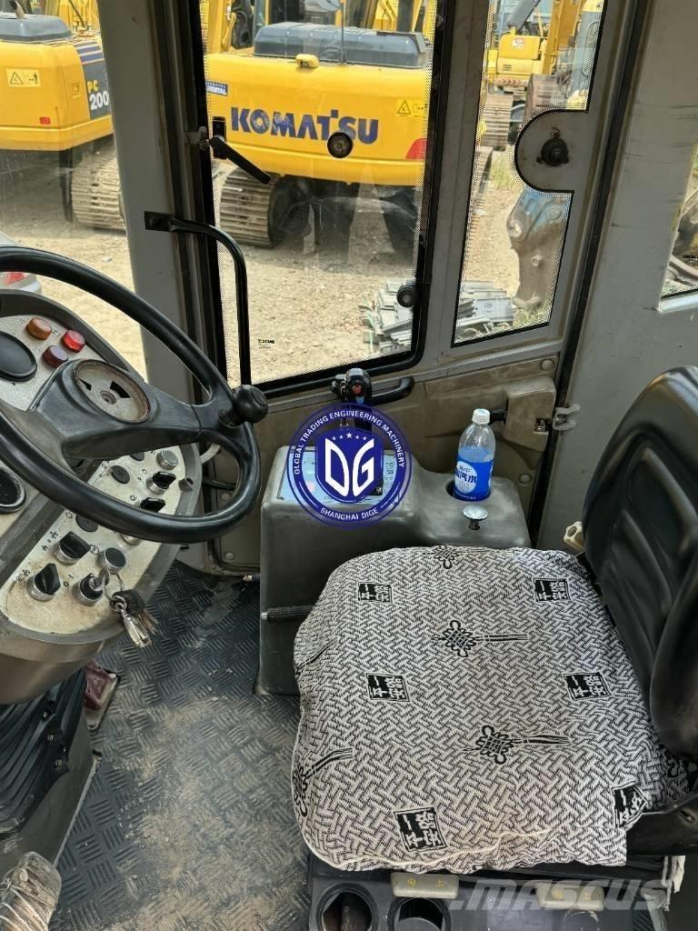 XCMG XS 203 J 单轮压路机