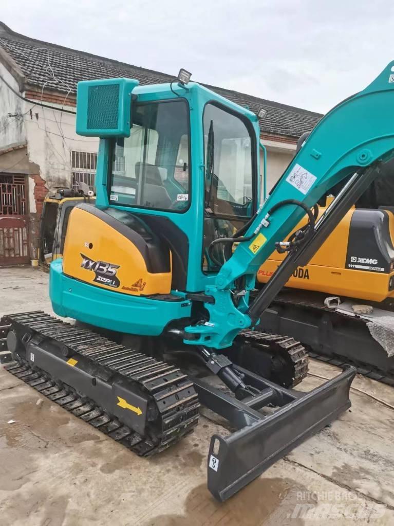 Kubota KX 135 履带挖掘机