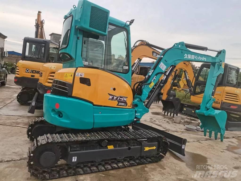 Kubota KX 135 履带挖掘机