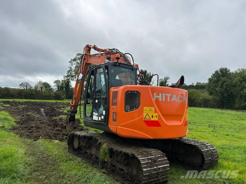 Hitachi ZX135-5 履带挖掘机