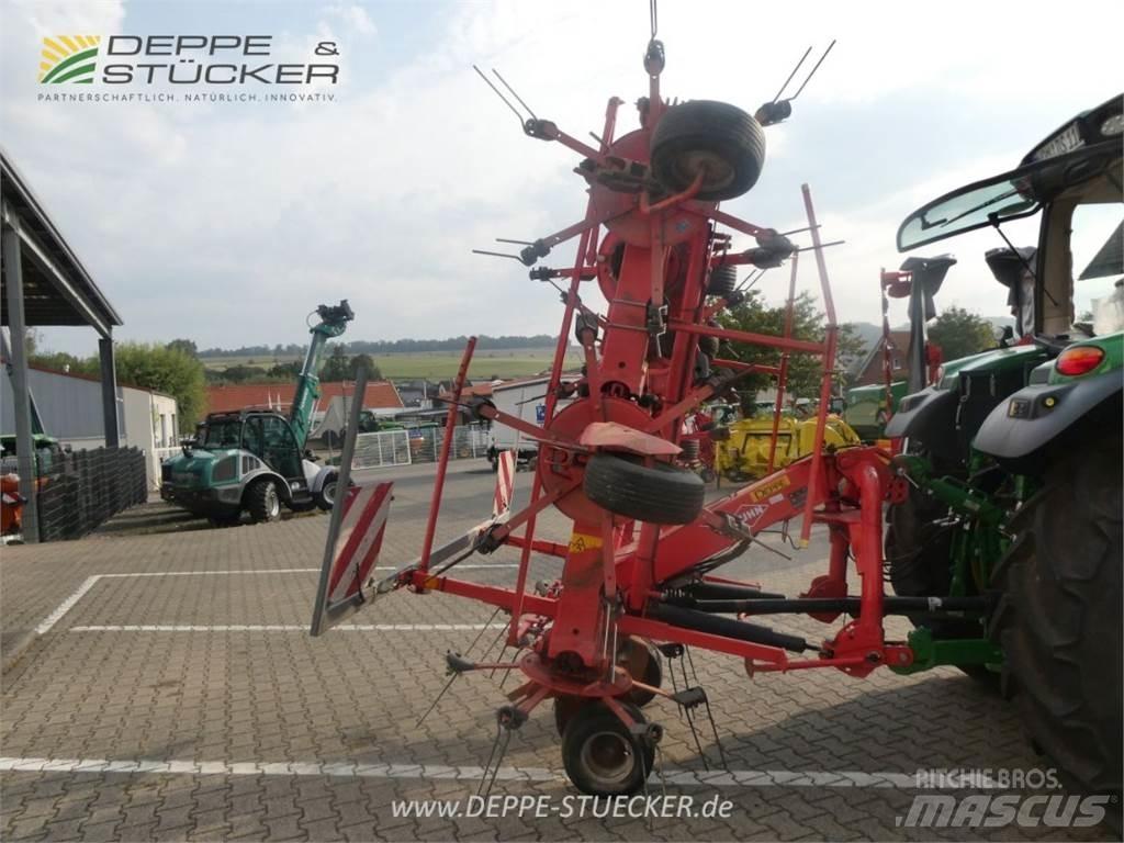 Kuhn GF 8702 犁耙和摊草机