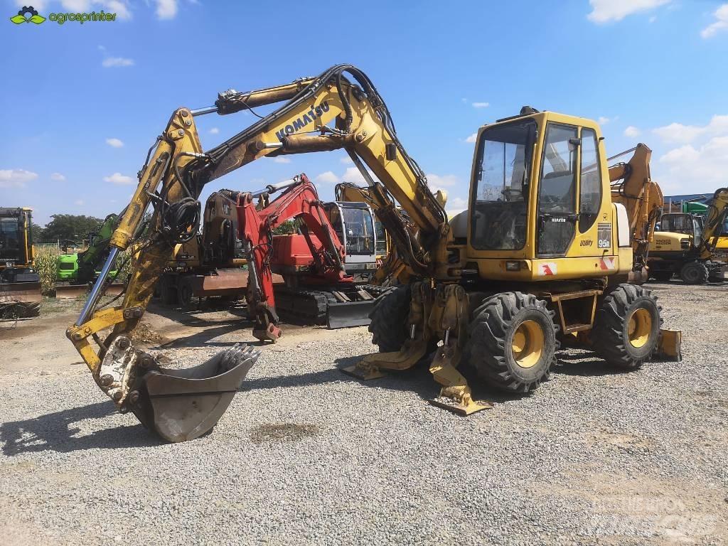 Komatsu PW 95 中型挖掘机