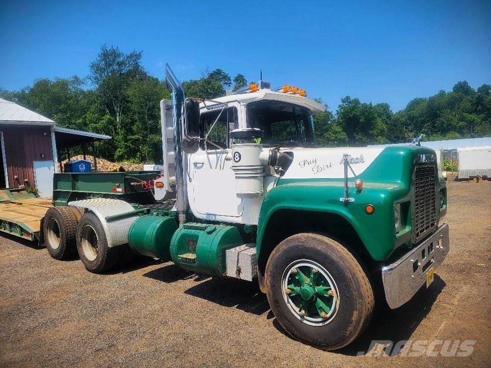 Mack R 688 ST 牵引车