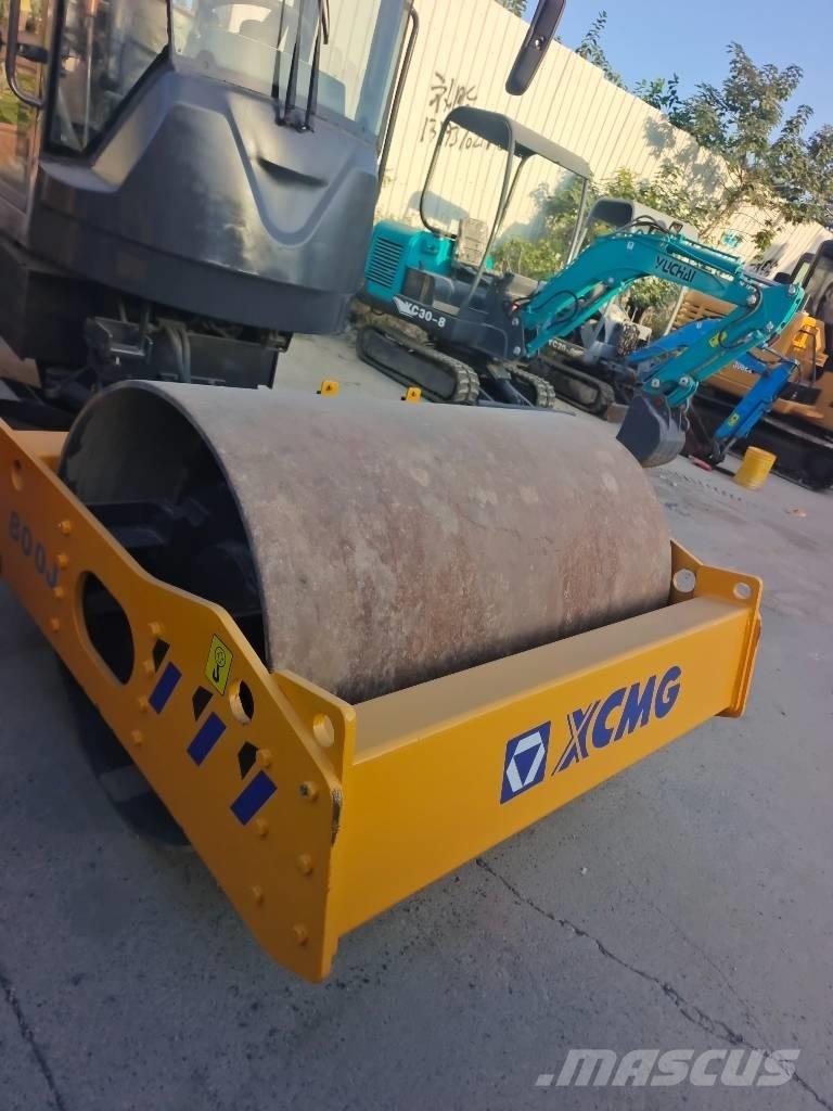 XCMG XS 800J 单轮压路机