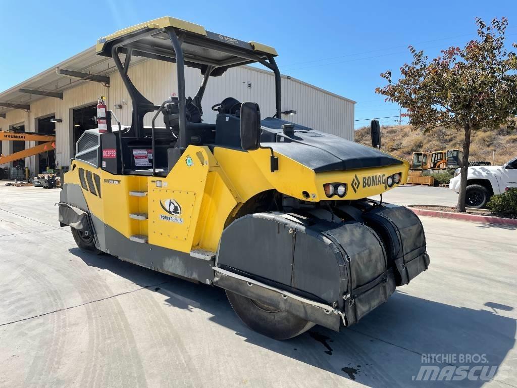 Bomag BW28RH 胶轮压路机