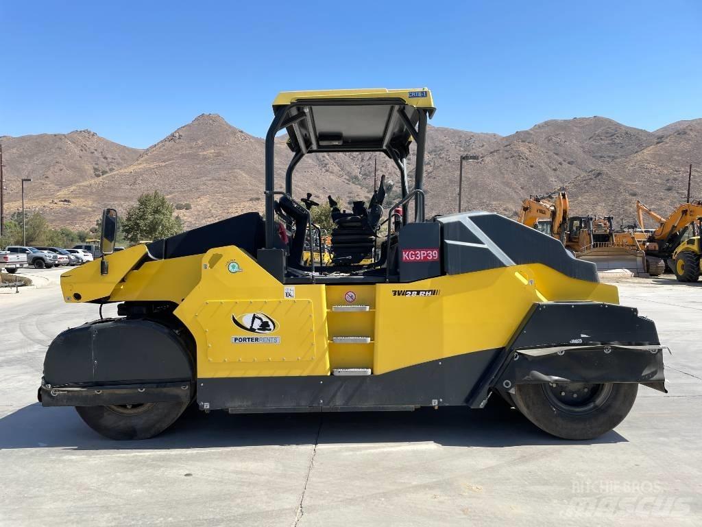 Bomag BW28RH 胶轮压路机