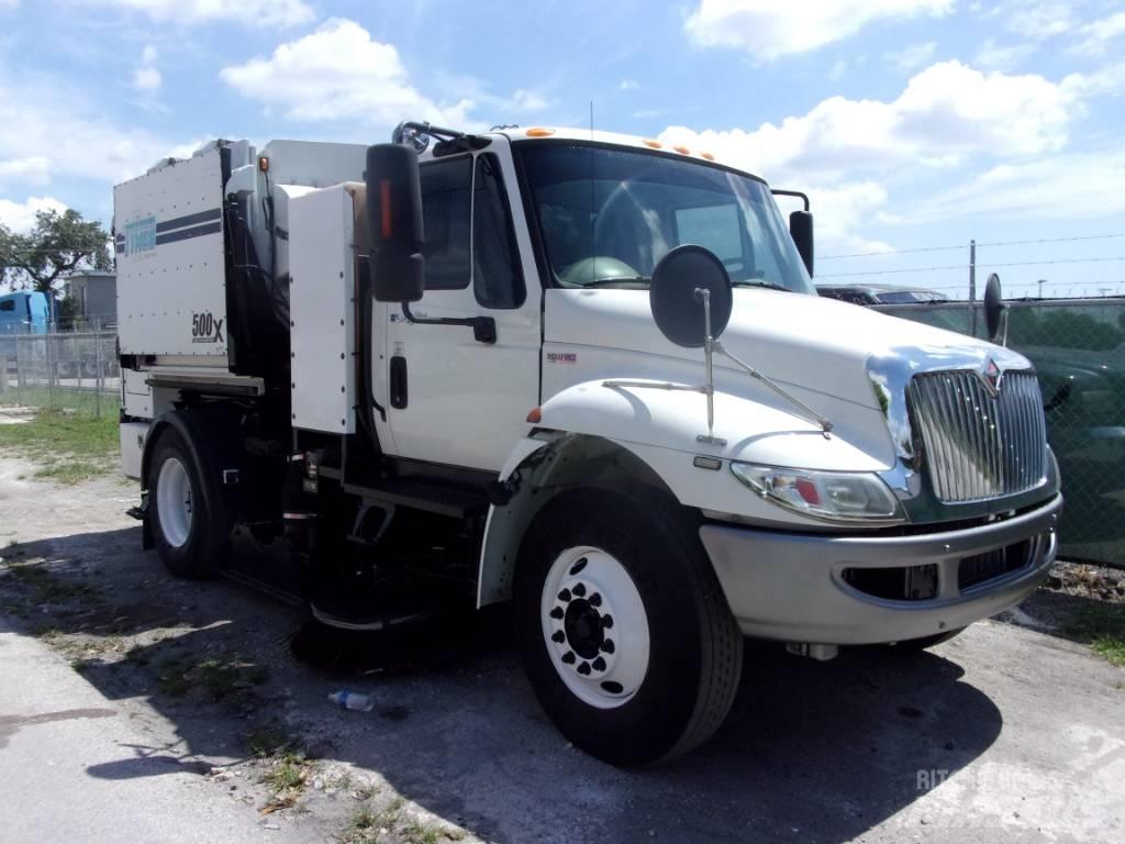 International 4300 道路清扫车
