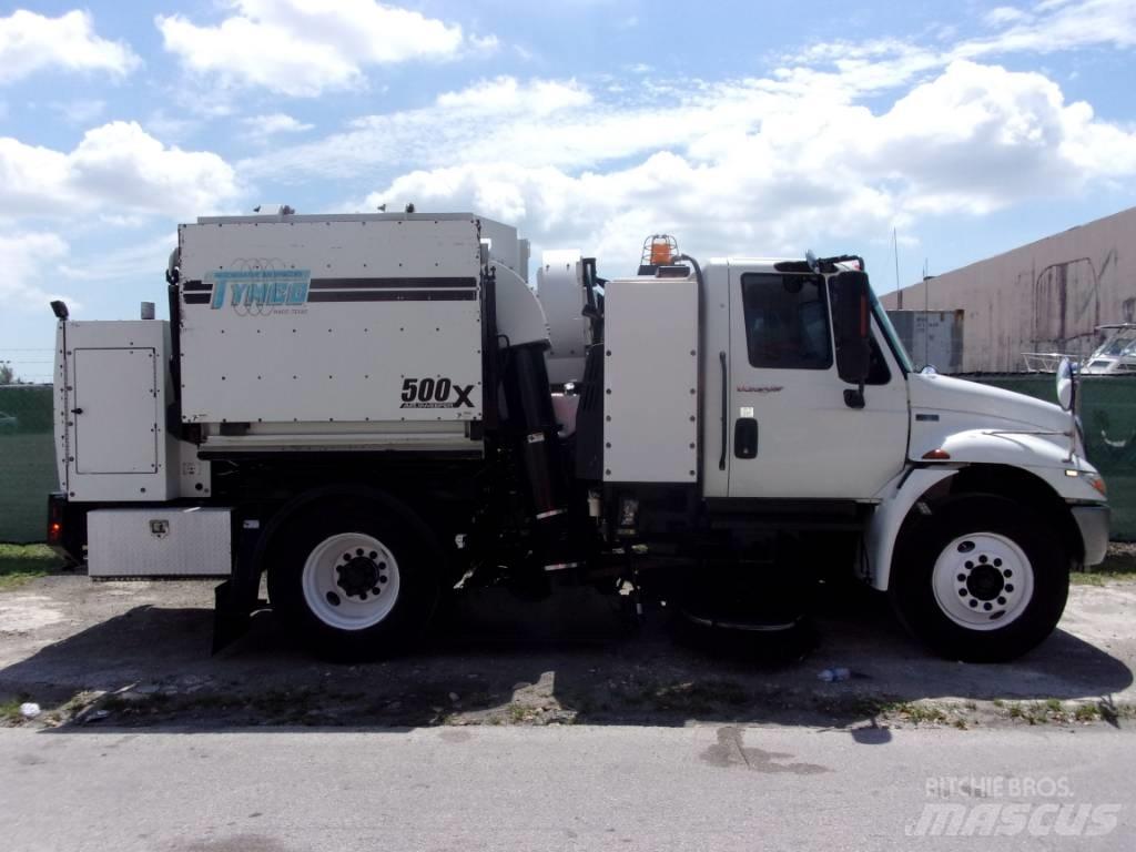 International 4300 道路清扫车