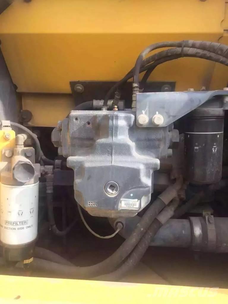 Komatsu pc200-7 履带挖掘机