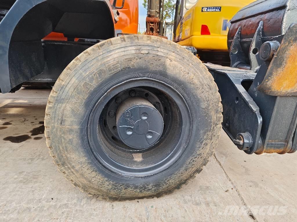 Hyundai R210W-9 轮式挖掘机