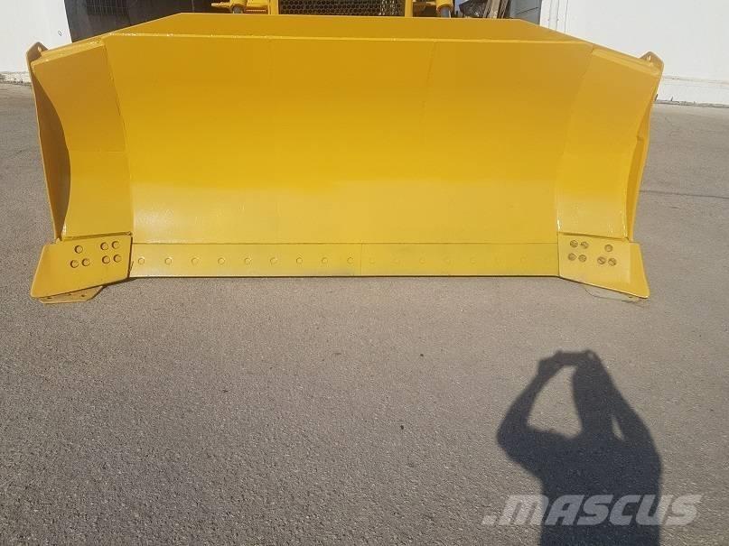 Komatsu D65EX-15 履带式推土机