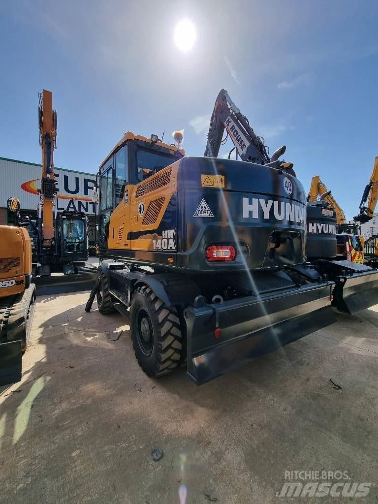 Hyundai HW140A 轮式挖掘机