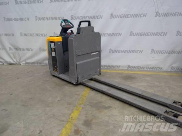 Jungheinrich ECE 225 低架装载机
