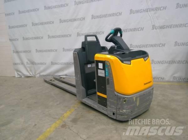 Jungheinrich ECE 225 低架装载机
