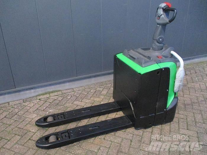 Cesab P320 电动搬运车