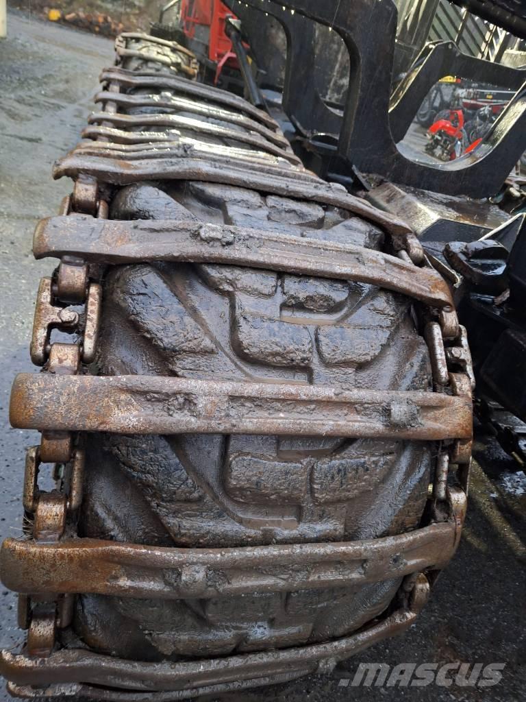 Komatsu 875 集运机