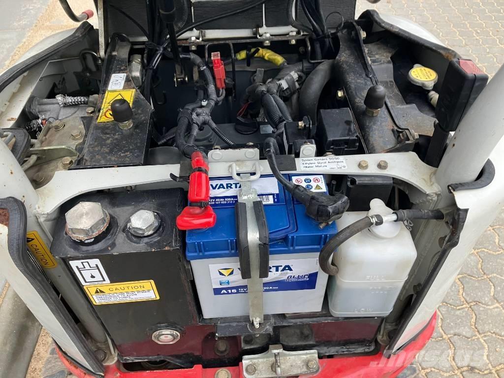 Takeuchi TB 210 小型挖掘机