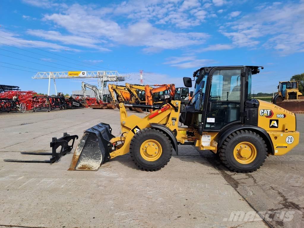 CAT 906 (Bucket + Forks) 轮式装载机