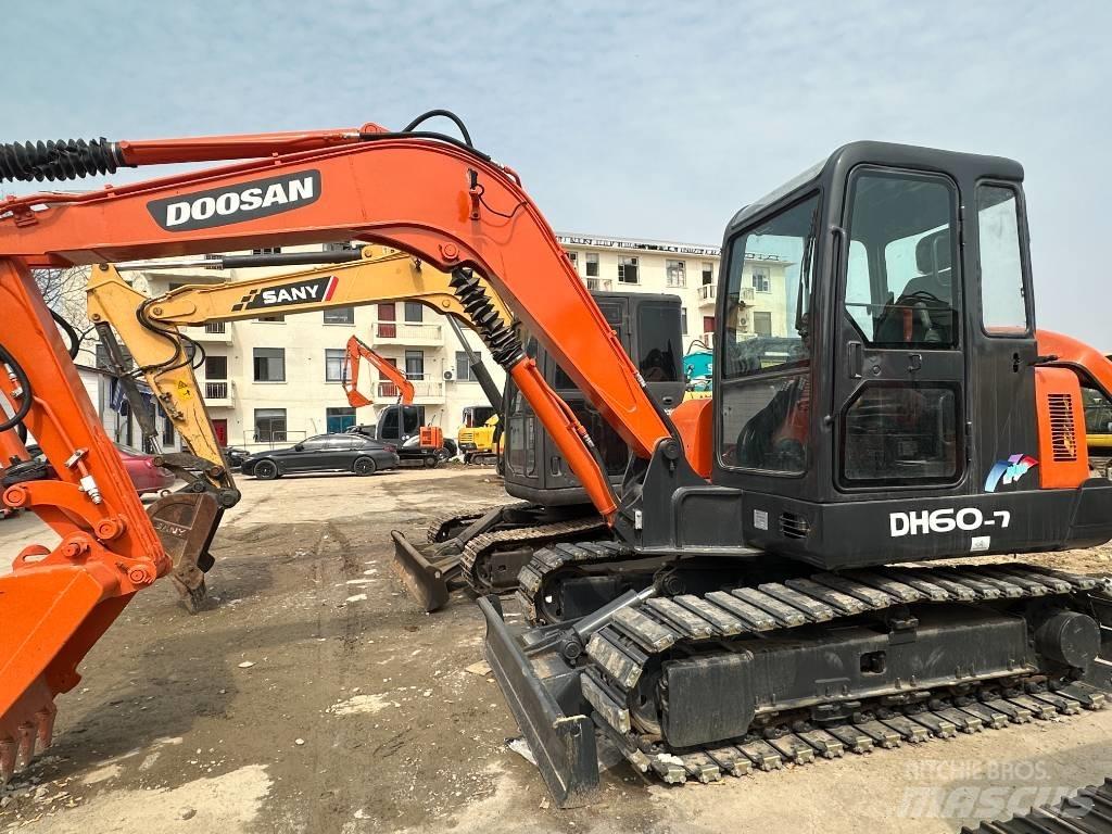 Doosan DH 60 小型挖掘机