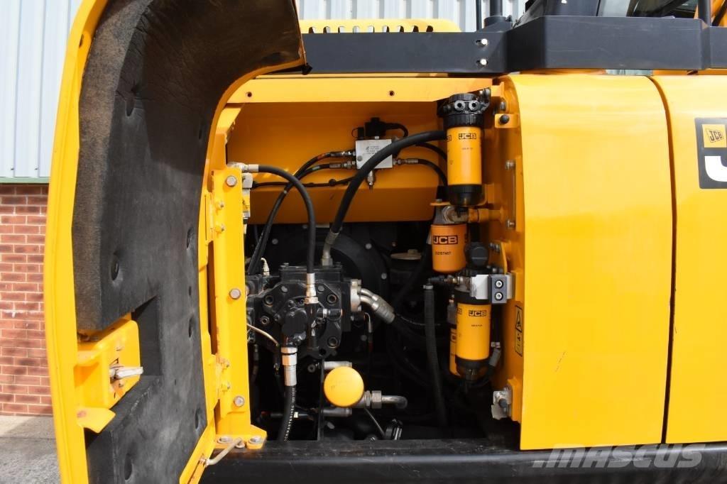 JCB JS 131 LC 履带挖掘机