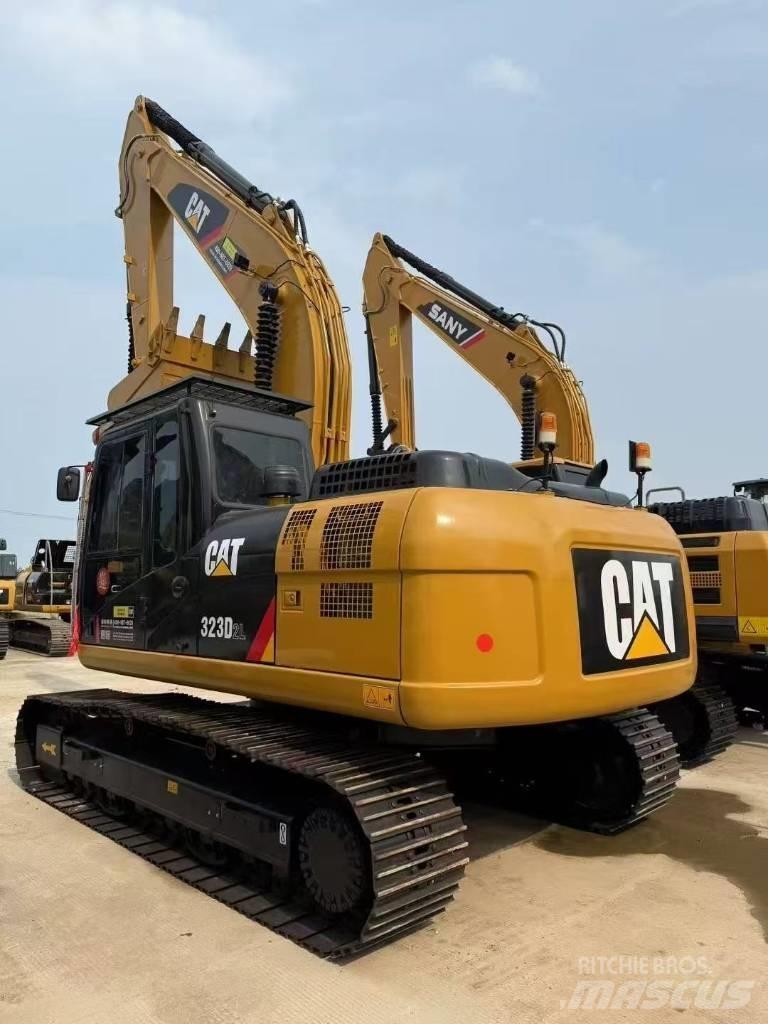 CAT 323D2L 履带挖掘机