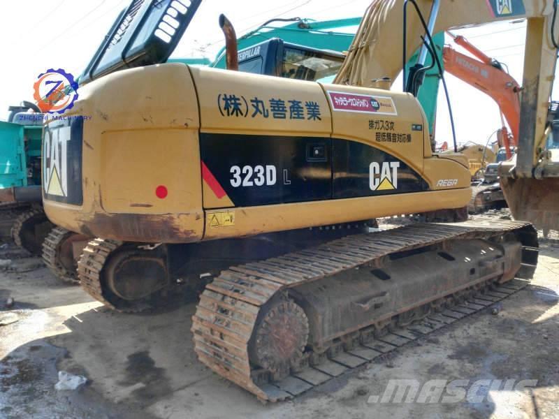 CAT 323 D L 履带挖掘机