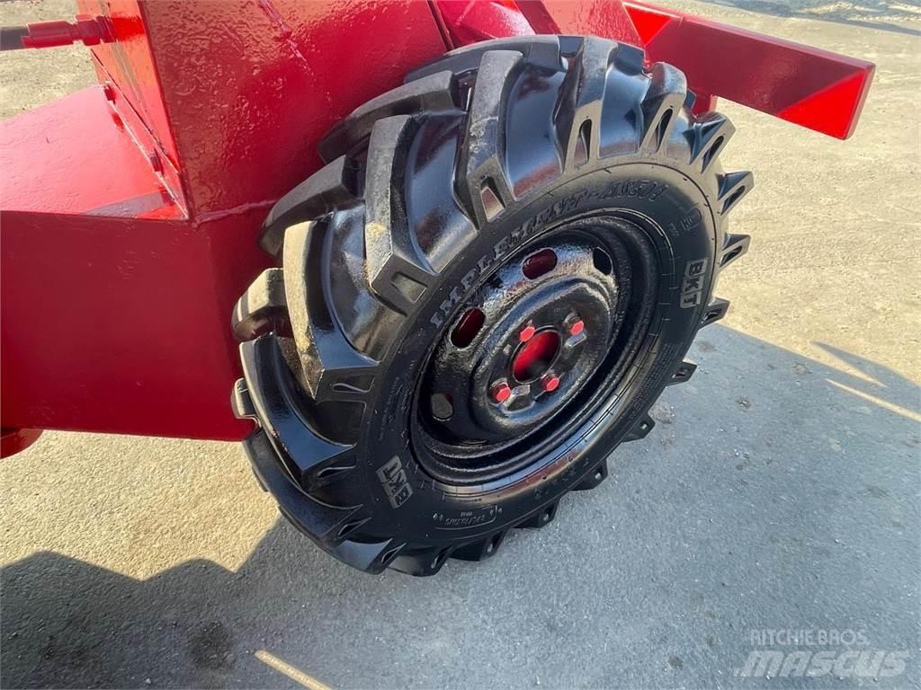 Weidemann 1302 小型装载机